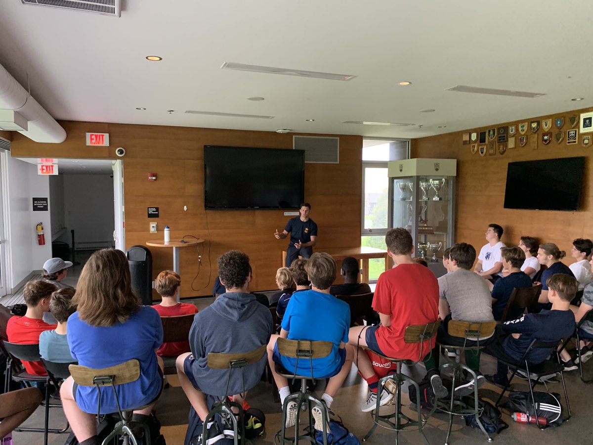 Awesome night out at <a href="/UBCRugby/">UBC Men’s Rugby</a> <a href="/UBCWRugby/">UBC Women's Rugby</a> huge thank you to <a href="/msmitay12/">Michael Smith</a> for delivering a great presentation about the next level. @CurryHitchborn ubc keeps impressing. Great place to inspire the next generation <a href="/BCRugbyNews/">BC Rugby News</a> <a href="/bcrugbyunion/">BC Rugby</a>