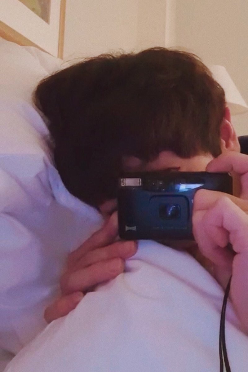 hundredyeol_'s tweet photo. we finally have the same film cam✨ https://t.co/Y6Tk12U0yE