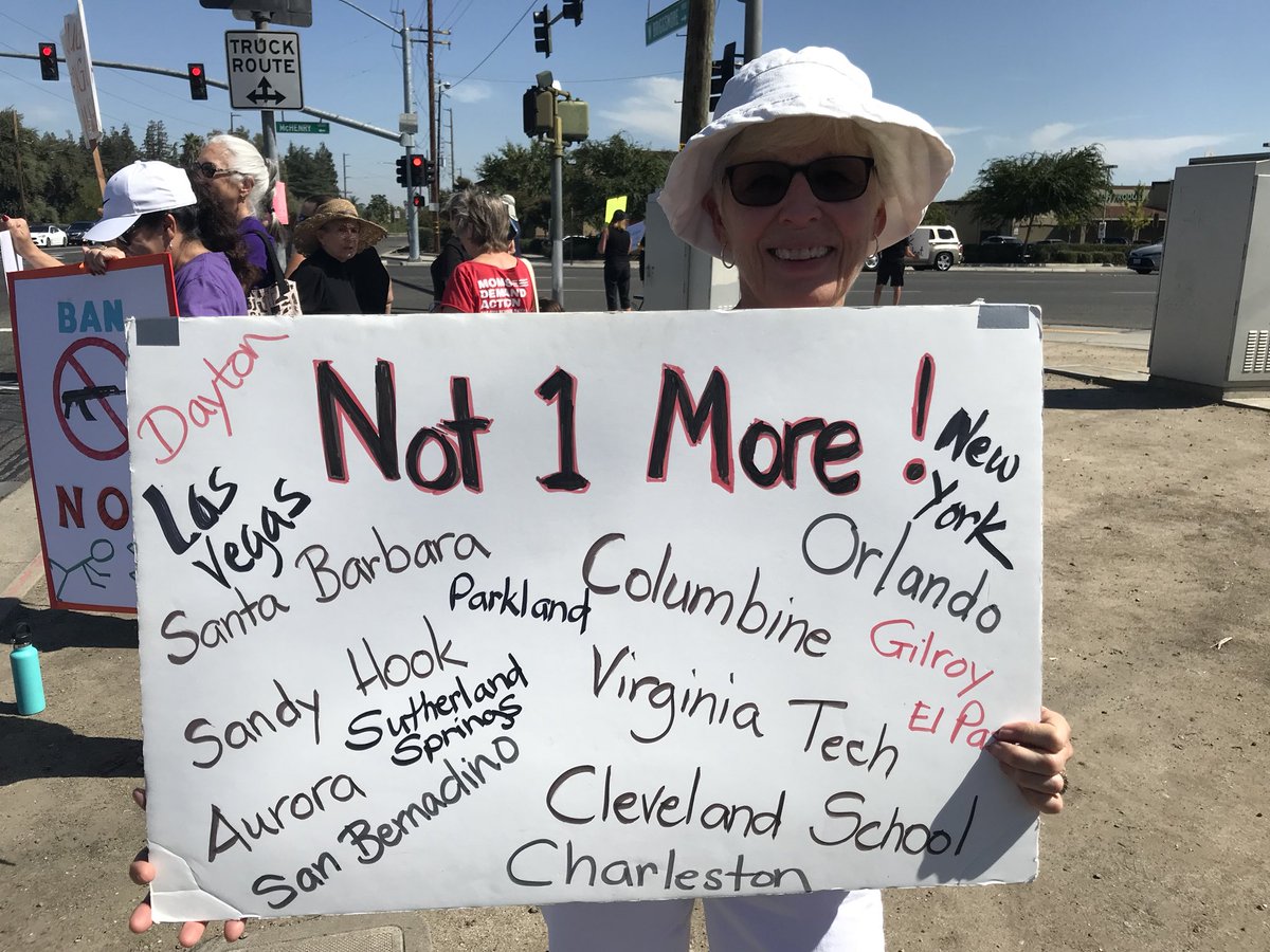 LenaHowland's tweet photo. Here’s a look at how Modesto joined a national rally to end gun violence this afternoon at the same time as thousands across the country rallied for the same goal. This comes as the House Judiciary Committee held a hearing on an assault weapons ban earlier today. @ABC10 https://t.co/drmPoJJxcm