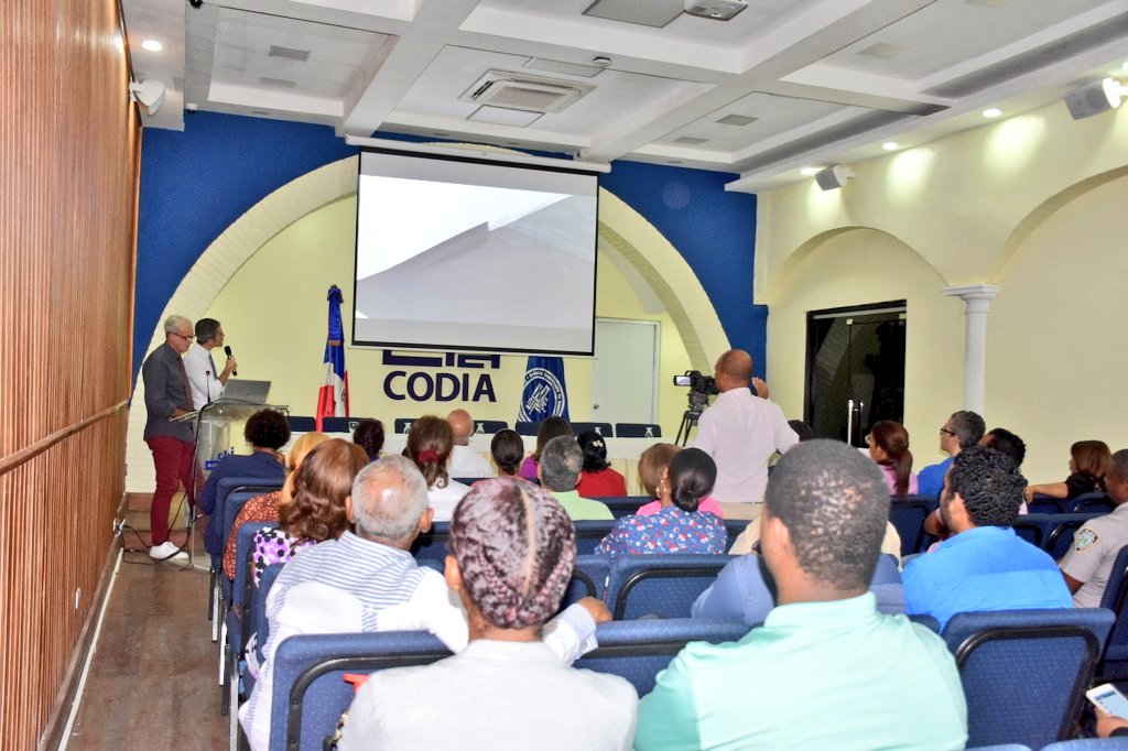 CodiaCentral's tweet photo. El CDN de Arquitectura del #CodiaRD realizó la charla "Fabricación de cocinas modulares, puertas interiores y exteriores, closets, pisos magnéticos y pisos para exteriores", en el salón de conferencias de la sede nacional.
https://t.co/8p2rvOliYA
#CodiaEduca
#TodosSomosCodia https://t.co/hQ8tdONw7K