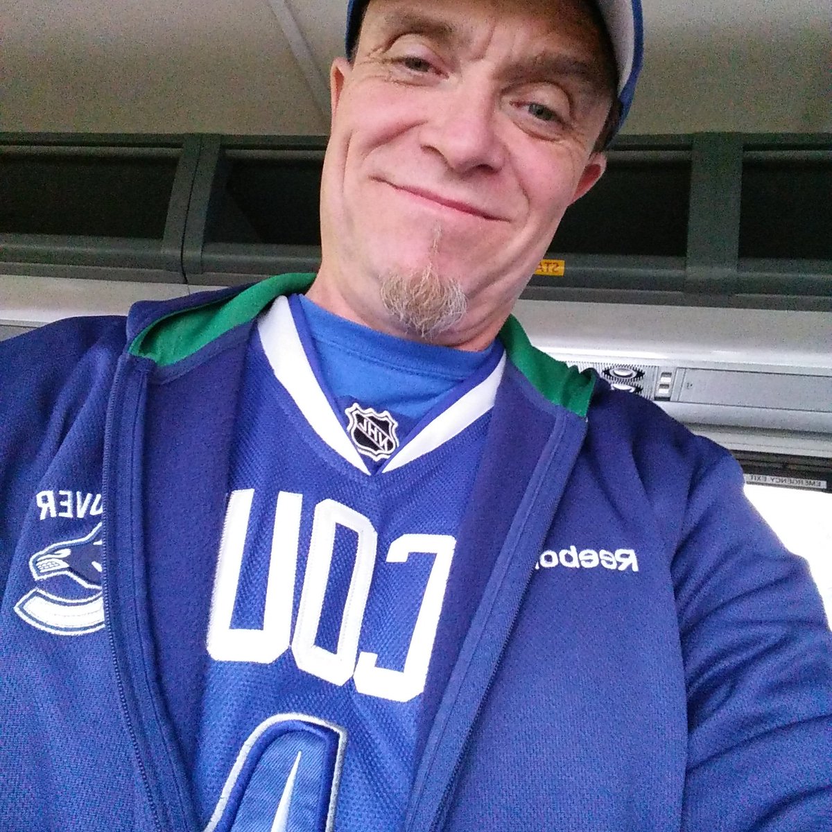 jayfoxvan's tweet image. Almost game time...