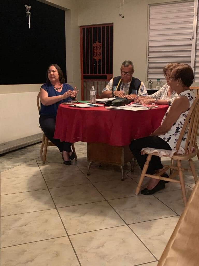 Reunión del Consejo Vecinal de Seguridad de la Urbanización Bellas Lomas en Mayagüez.