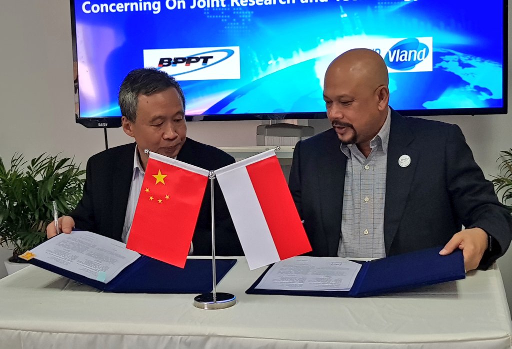 BPPT_RI's tweet photo. 2. Nota Kesepahaman (MoU) tentang 'Penelitian Bersama dan Alih Teknologi utk Inovasi Berkelanjutan' itu ditandatangani oleh Kepala BPPT @hammam_riza Riza dan Vice President Qingdao Vland Biotech group Co. Ltd Huaming Wang di Qingdao, Tiongkok, Rabu (25/9/2019) waktu setempat. https://t.co/BiGs0T9etG