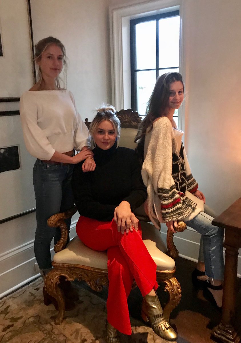 TheTimMcGraw's tweet photo. There is nothing as beautifully inspiring as being the father of 3 remarkable, talented and self-confident young women!
Happy #NationalDaughtersDay https://t.co/W7BIB9ex2J