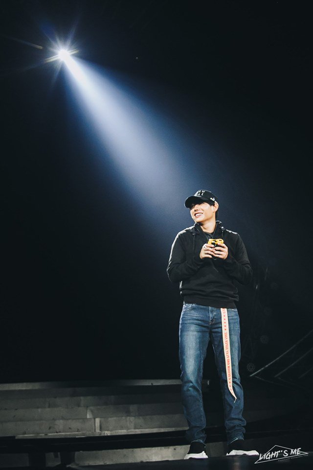 Shewithbutsoft's tweet photo. Link บนสวยๆ ทุกรูปเลย
cr. lightsme
#เป๊กผลิตโชค
#PeckPalitchoke
#WHITEHAUS https://t.co/AuDnmAThth