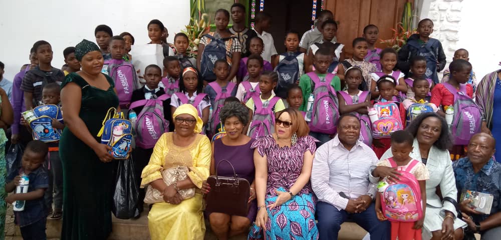 openschoolsnow's tweet photo. 50 internally displaced children from Bui, North-West region received some school needs in a ceremony organized at Chapelle Fouda, Yaounde. 
#OpenSchoolsNow 
🇨🇲🇨🇲🇨🇲
#237Stand4Education
#LetUsBackToSchool
#BacktoSchool
#Cameroun
#Cameroon 
@CRTV_web https://t.co/HpFvkZr8Xc