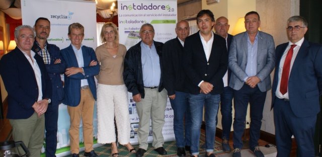 instaladores20's tweet photo. Los instaladores gallegos reclaman información sobre reciclaje #Asinec #Instalectro #Instalectra #apiel @recyclia / Desde hoy disponibles las ayudas para el Segundo Dividendo Digital @fenieinstalad / @fermax_spain inaugura su nueva sede en Madrid - https://t.co/wfMG9v0Nsh https://t.co/BSohh9rgwY