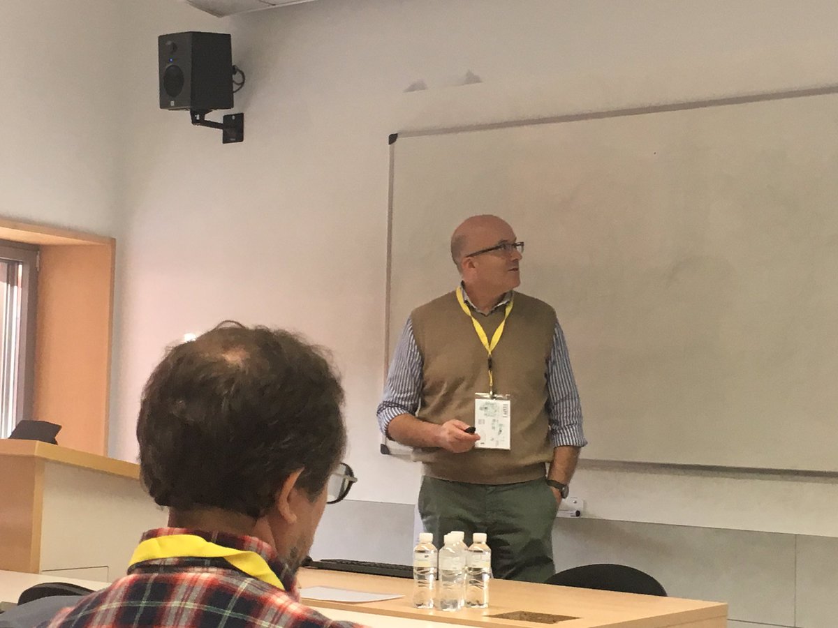GIGAPP's tweet photo. GT #innovacion social para el #Desarrollo y gestión de las #ciudades coord @jjmichelini debatimos@sobre sostenibilidad, resiliencia y acción colectiva en #gigappx #gigapp2019 https://t.co/rBMFUPi523