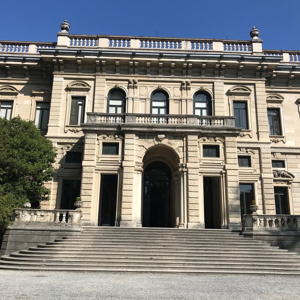 ASSISrl's tweet photo. La bellezza di @VillaErba per il @THE_WMF #varesefocus #informatica #varese #informaticasenzapensieri #assiteam https://t.co/hd2EjU6Pjv