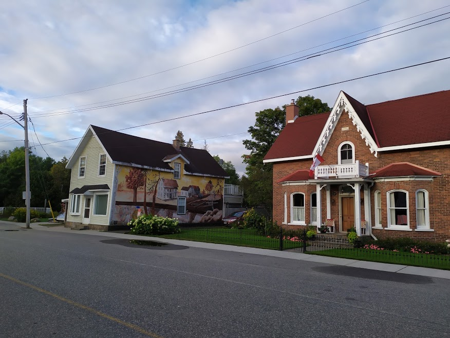 Trpel_com's tweet photo. Sweet relaxing Canadian street #Canada #street #StreetArt https://t.co/NkzKbgugQZ