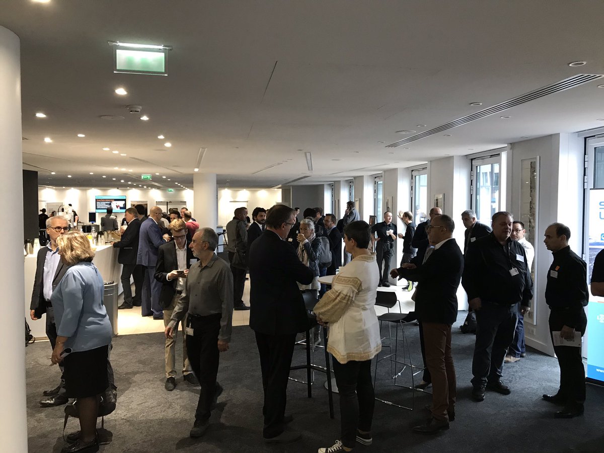 ThyGat's tweet image. Rencontres #IoTforBusiness : foule de partenaires #IoT avant notre keynote de 10:00 @OrangeGardens