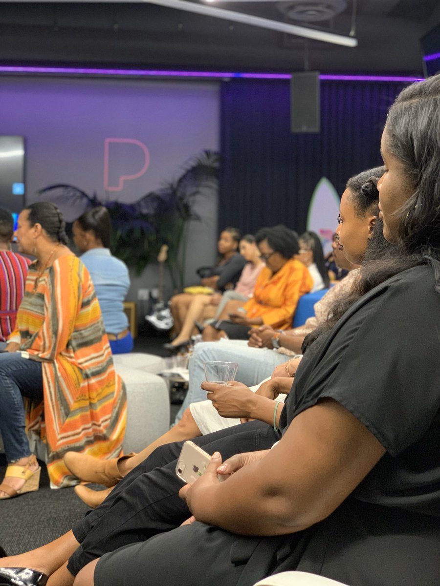 ColorCommntwk's tweet photo. SPENDING POWER:
((Did you Know?)) multicultural audiences have nearly the largest spending power in America, yet only 5.2% of advertising dollars goes to that demographic 🛑 #ColorCommLA https://t.co/dEihQ5ogx3