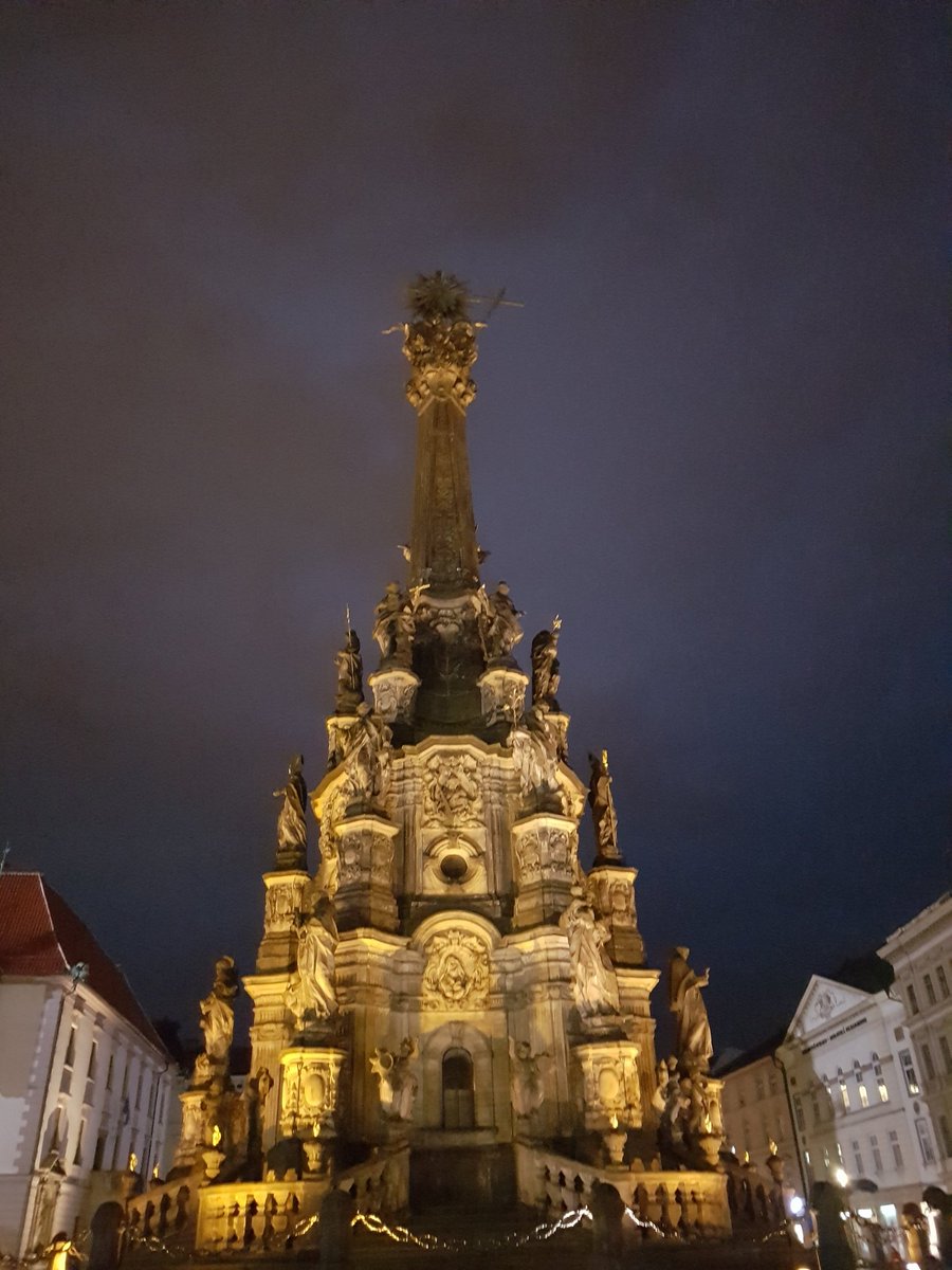 Lizefuentes's tweet photo. Plague Monument memorial https://t.co/JXZmAtvswD