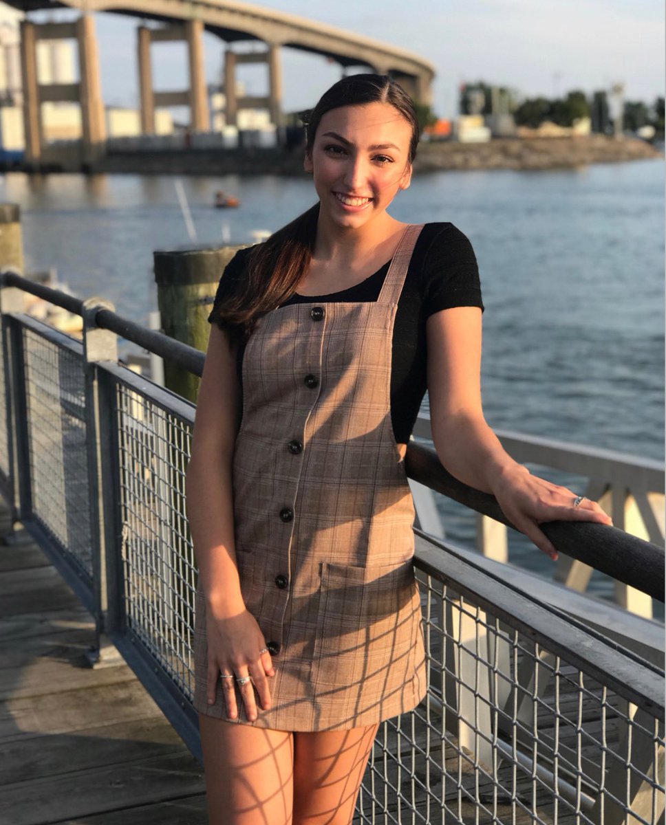 Dance_Griffs's tweet image. Every Wednesday we will be introducing a member so you can get to know more about them! Today, we are introducing Ashleigh! She is a freshman and majors in Psychology. We are so happy to have her and cannot wait to see all the incredible things she accomplishes this season!💙💛🌟