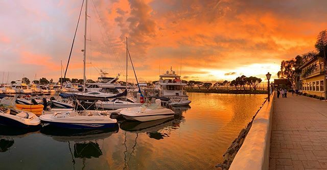 Beautiful sunset tonight in Seaport Village #sanpasqualwinery #SPWSV #seaportvillage #seaportvillagesd #seaportvillagesandiego ift.tt/2mKu1ck