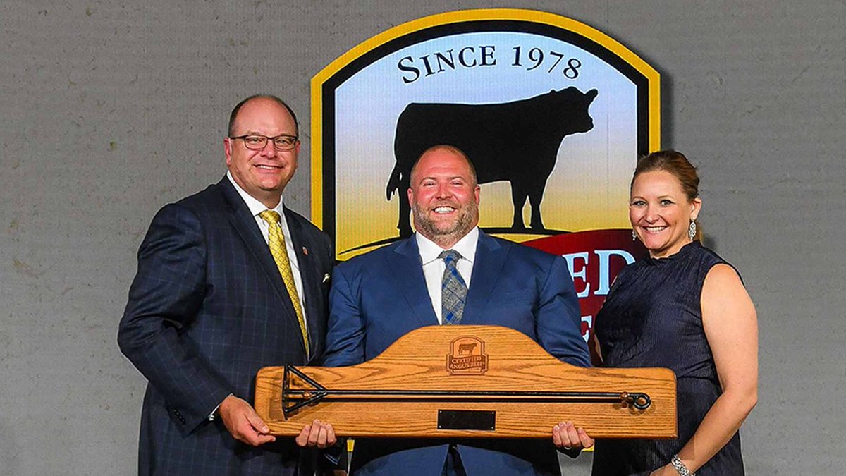 CertAngusBeef's tweet photo. Congratulations @chefjoshmoore of @VolareLou, Louisville, Ky., named Chef of the Year at the #CertifiedAngusBeef brand Annual Conference,in Asheville, N.C. #BeefBash19
Read more: https://t.co/JwNbGmQKST https://t.co/5CLxX4ZP38
