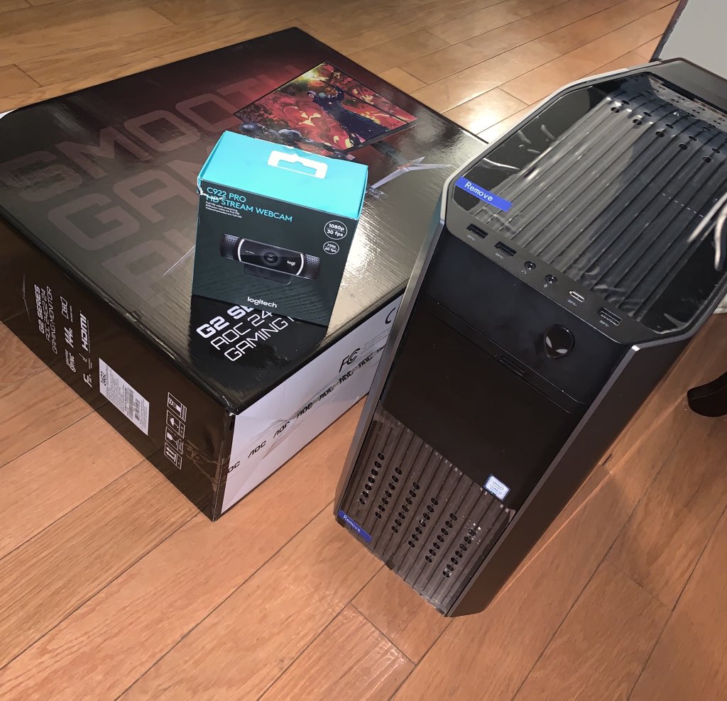 JFarmakis_pogo's tweet photo. I am officially broke🙃 #DoIt4TheStream #NewStreamSetup #NoMoreLag https://t.co/6W2PM03DuL