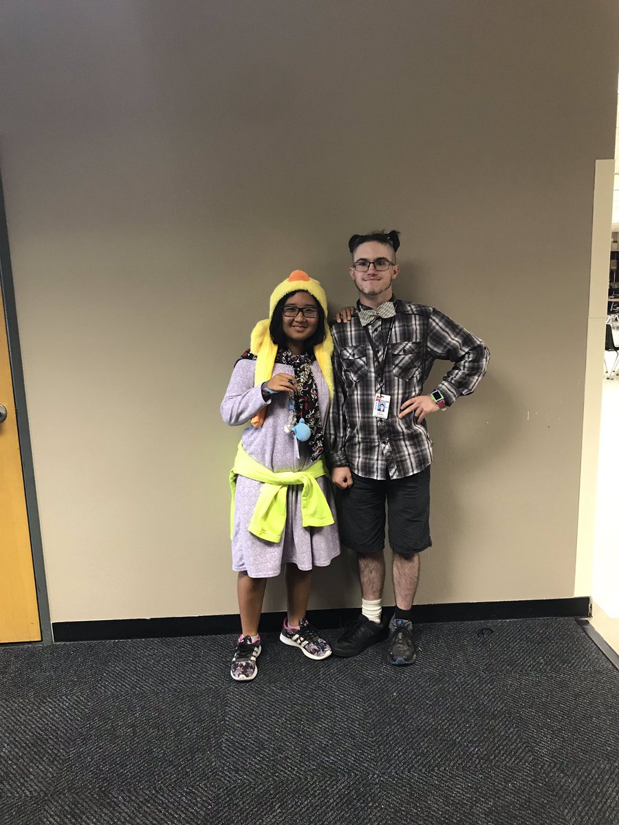 HuronStuCo's tweet photo. more pics !!! 🐯 #hurontigers #HHSGotTheBeat https://t.co/iC20GkwIe4