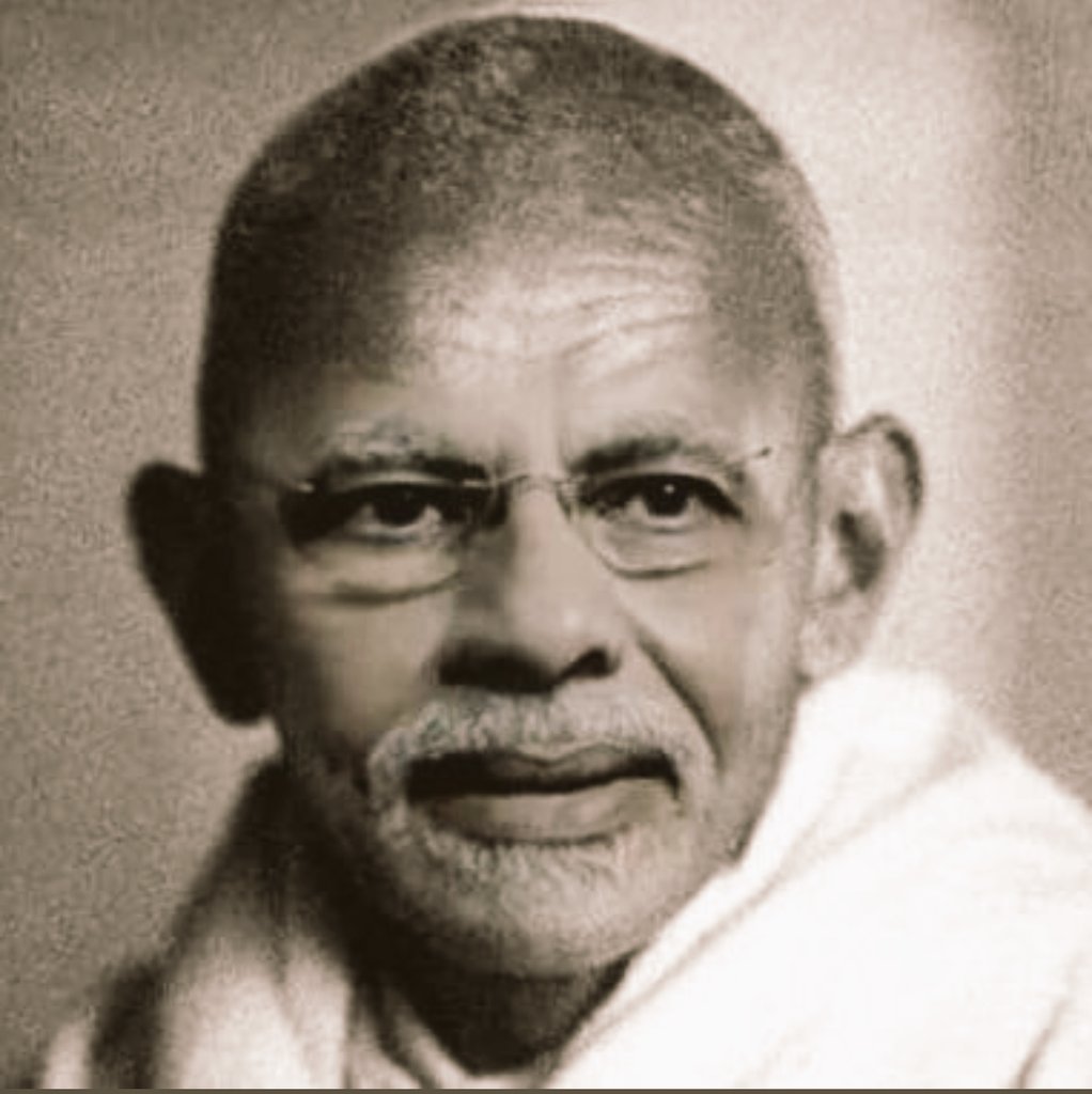 ErDaharwal007's tweet image. #ModiFatherFaceOff 
Hypocrisy ki bhi seema hoti hai.. .. Chip wali aunty @SwetaSinghAT