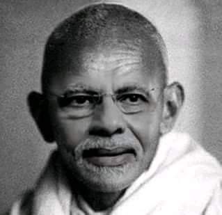 roy__aashish's tweet image. #ModiFatherFaceOff