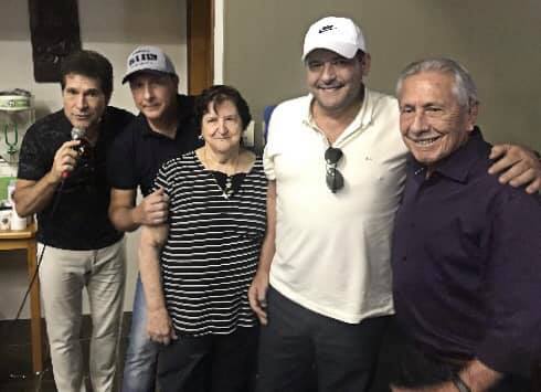 SillRabelo's tweet photo. ♥ #Aniversário 🎂 #RainhaMãe 🎂 da #NaçãoDanielense, @RADIOCIDADEJUN gostaríamos de pedir #Parabéns pra #MariaAparecida, muitos 💋💋, e pedir q  toquem @cantordaniel #TeAmoCadaVezMais e td esse carinho vai em nome das associadas do @FCMachucaEu e #FCQueDureParaSempreDaniel ♥🎂 https://t.co/FRPjXIOVVx