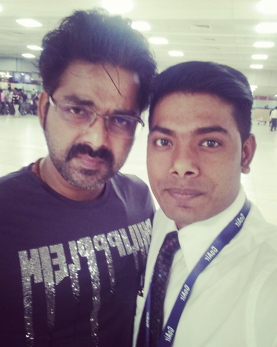 Ranjeet_Singh00's tweet photo. #nameisenough 😉😉
#Pawan_Singh 😍
#suroonKa_Badshah🙏
#wonderful_time💕
Please follow me on twitter https://t.co/8RD5UALAcf