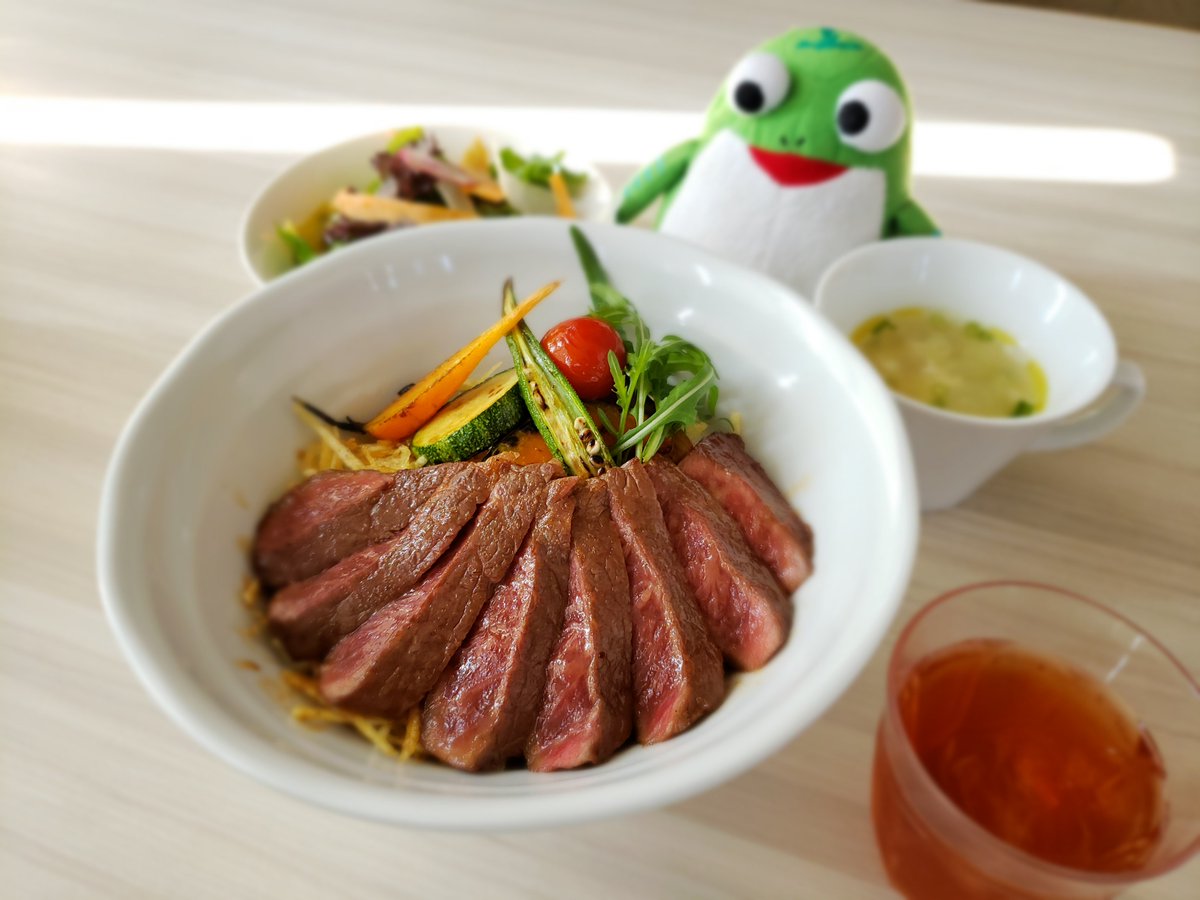 kerohira0629's tweet photo. お肉ケロ～！！！
きたかみ牛ケロ～！ジューシーケロ～！幸せケロ～🐸♡

#旬彩ごほうびフェア ＃北上市 ＃BonBar ＃ボンバル ＃フェアメニュー ＃やわらかジューシーきたかみ牛ステーキ丼 ＃無農薬野菜

旬彩ごほうびフェアFacebook：https://t.co/rCnzdDthKR https://t.co/hmm07gctkq