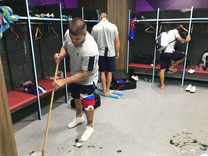 ときパパ On Twitter 在ペルー日本大使公邸占拠事件でも日本人が軟禁されてた部屋だけ綺麗だったらしい みんなで掃除 するから なので犯行グループは定期的に日本人を移動させたんだって Twitter