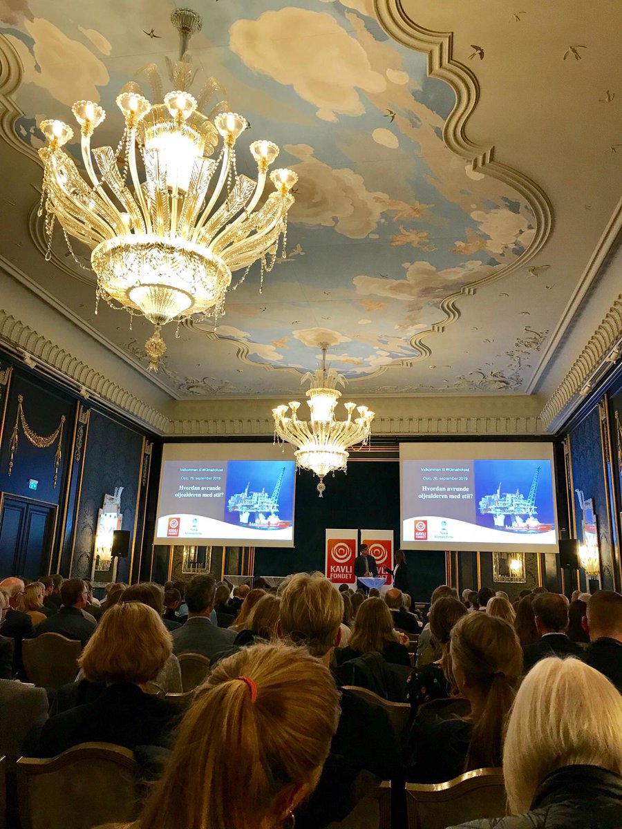 Fullt hus på @Klimastiftelsen sitt frokostmøte om fremtidens arbeidsplasser og næringsliv. Hva skal vi leve av? #klimafrokost @abjartnes @PaarupMichelsen <a href="/estoknes/">estoknes</a>