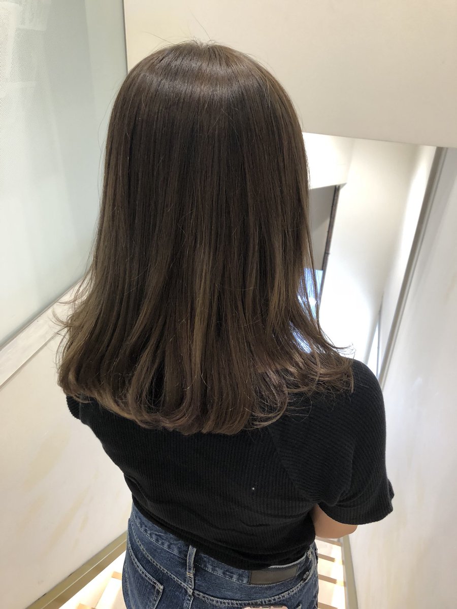 Mi 外国人風 ハイトーンカラー ボブ Twitterissa 技術向上のためミディアムのカットモデルさんを探しております 肩から胸上くらい 27日 朝 9 00 場所は表参道です お値段は無料です 来てくださる方ご連絡ください ショート ロング