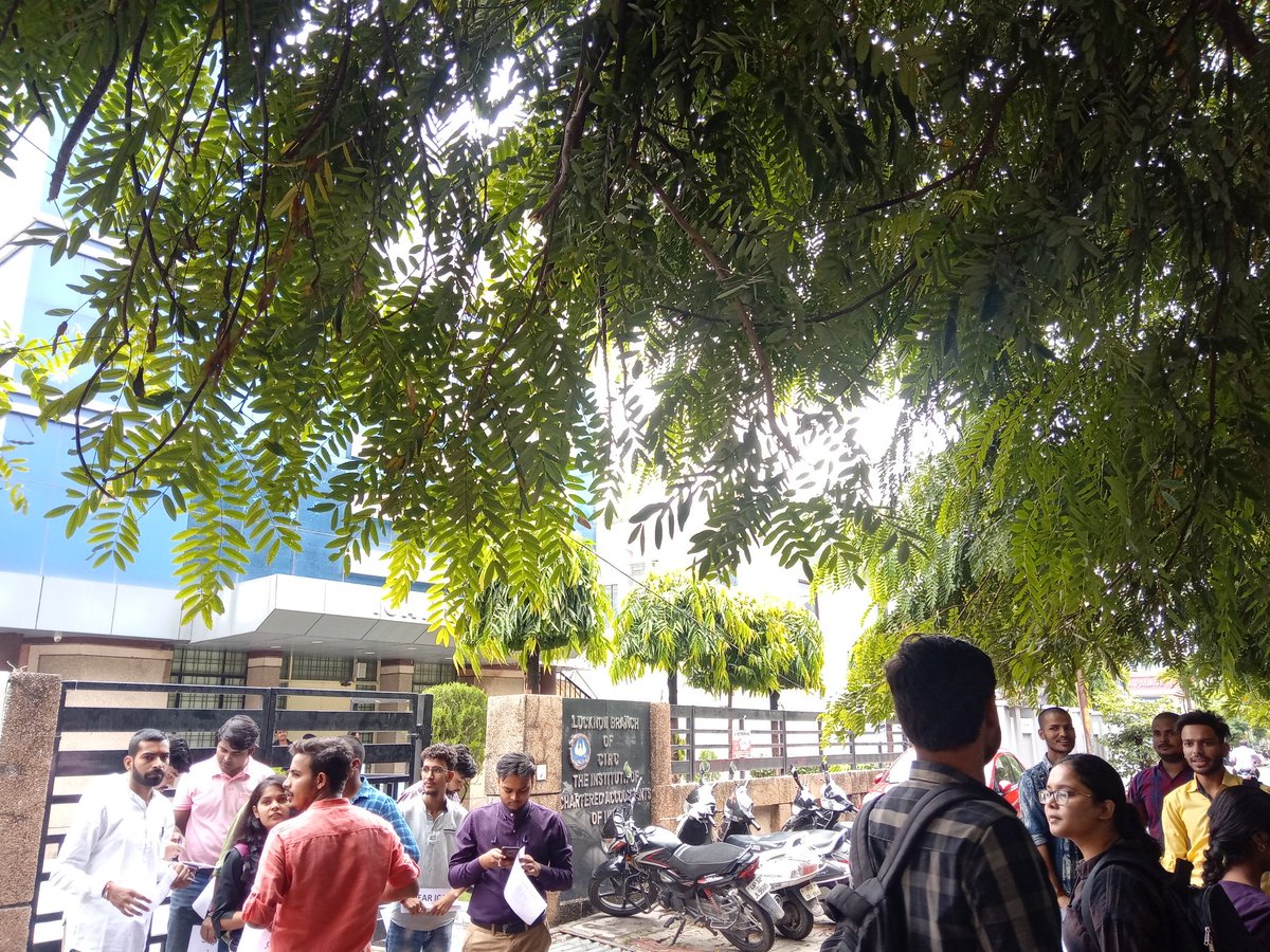 RudranshBharat's tweet image. Thousands of students protesting against draconian rule of @icai at Lucknow chapter but govt is silent institute president is celebrating his birthday while lacs of students are on road across the country.
#icaipresidentmissing 
#icaiprotest