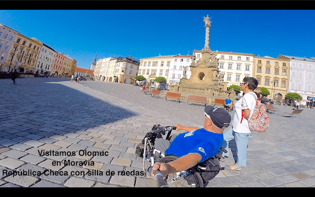 Vsinlimite's tweet photo. #Olomuc en #Moravia por REPUBLICA_CHECA con #silladeruedas #ChequiaAccesible #Touris4All #turismoaccesible #PatrimoniosHumanidadAccesibles @VisitCZ @CzechRepublicES https://t.co/v6741ndf9d https://t.co/EYVwAQ51b9