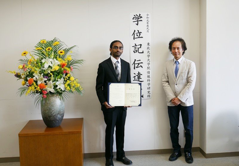 東北大学大学院情報科学研究科 9月修了者学位記伝達式 9月25日に9月修了者の学位記伝達式が行われ 博士前期課程8名 博士後期課程18名の方々が情報科学を巣立っていかれました 皆さん 本当におめでとうございました 今後の各方面でのご活躍を 東北大学大学院情報科学研究科 9月修了者学位記伝達式 9月25日に9月修了者の学位記伝達式が行われ 博士前期課程8名 博士後期課程18名の方々が情報科学を巣立っていかれました 皆さん 本当におめでとうございました 今後の各方面でのご活躍を
