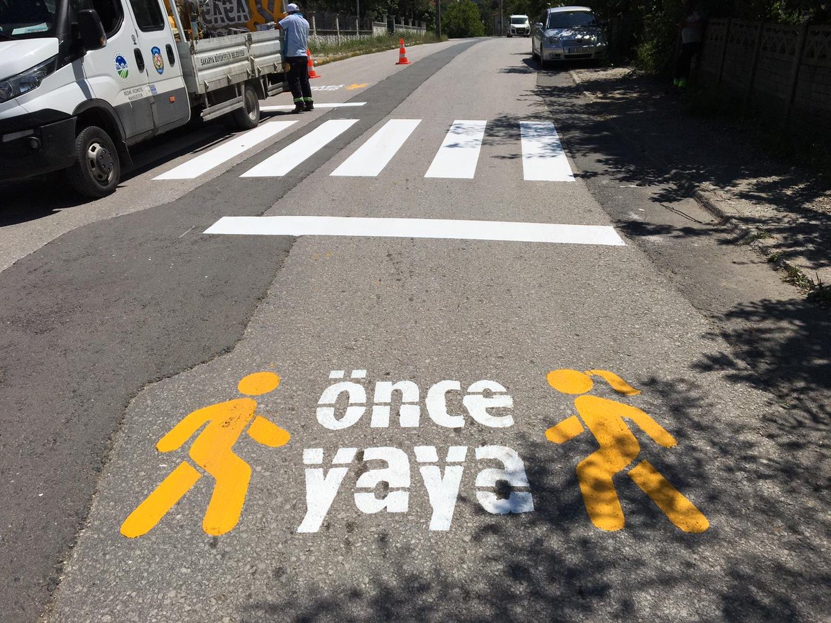 ‘Yaya Öncelikli Yıl’ ilan edilen 2019’da Sakarya’da ‘Önce Yaya’ görseli 485 noktaya çizildi. Trafikte yaya önceliğine dikkat çekmek için hazırlanan 334 yaya, 151 okul geçidinde yer alan görsellerle geçişler daha güvenli ve sağlıklı yapılıyor.

🔗sakarya.bel.tr/tr/Haber/yaya-…