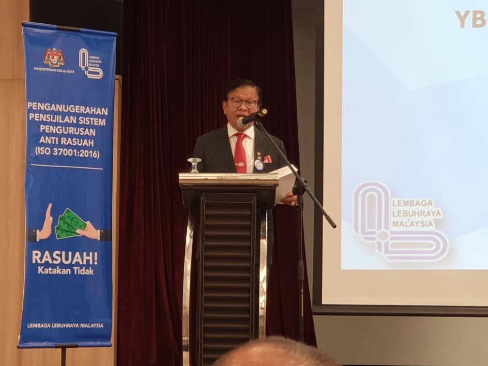 dato_shuhaimi's tweet photo. Berguru di Tanah Datar
Dapat rusa belang kaki
Berguru kepalang ajar
Bagai bunga kembang tak jadi

Pesan YBTM https://t.co/oIPRRlEonv