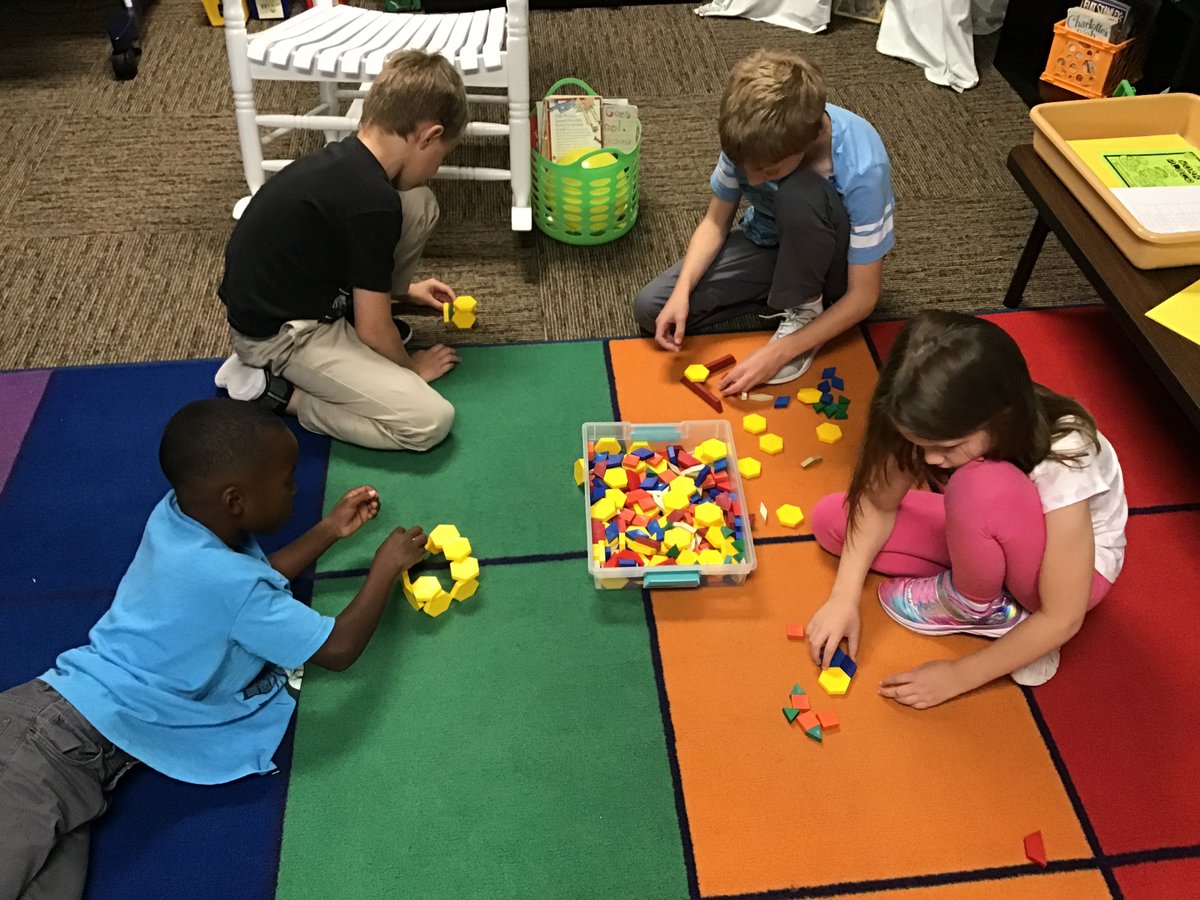 BergerBears's tweet photo. Second graders are enjoying stations during math. https://t.co/JdyITbAvUh
