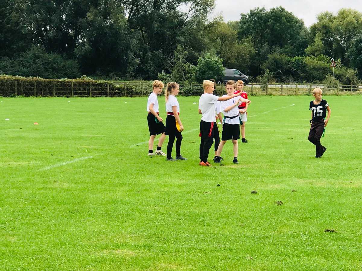 sirdonaldbailey's tweet photo. Well done to our pupils that took part in the Tag Rugby event yesterday. They did amazing and claimed 3rd place 🥉🏈😎 Well done 💪🏼 #TeamSDBA #Sports https://t.co/7IQAXVo4kg