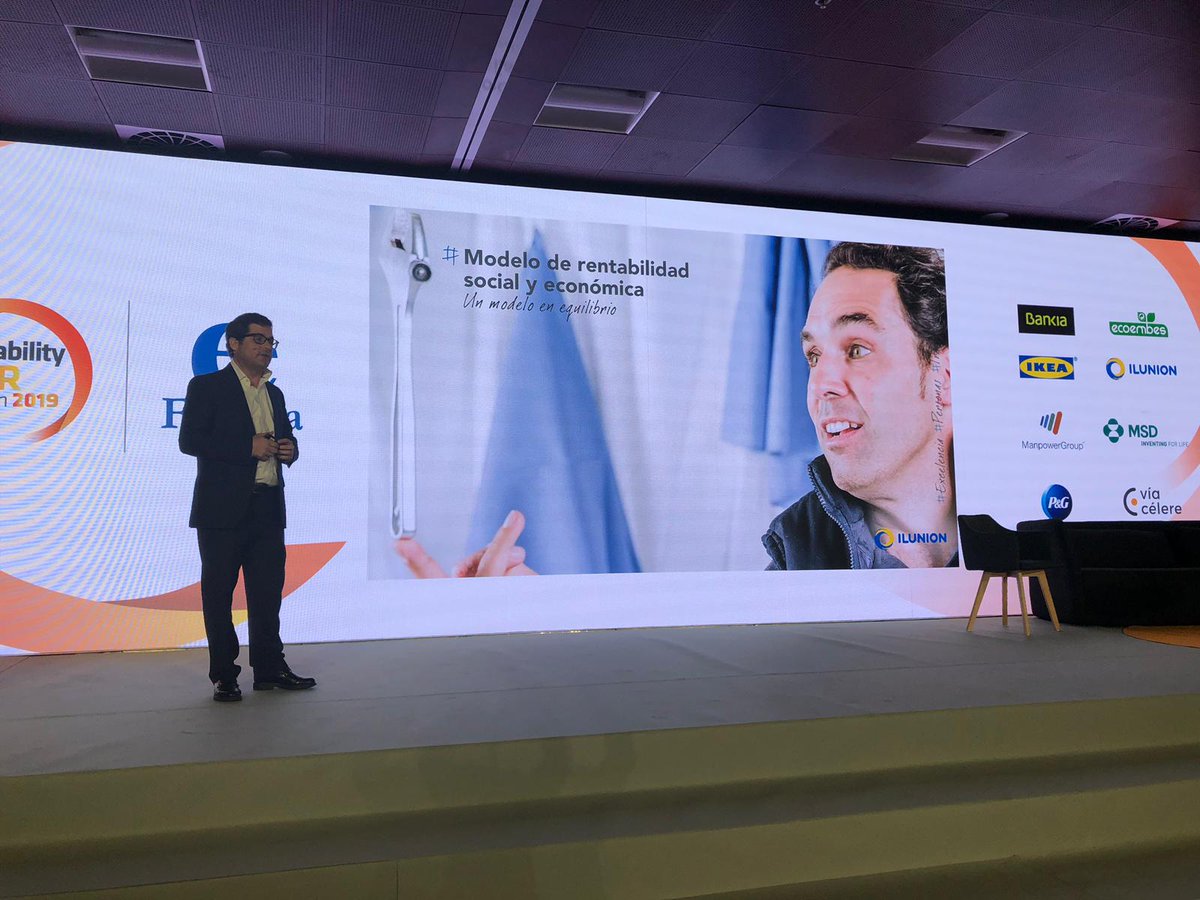 ILUNION's tweet photo. ‼️ Cristobal Cuevas, director general de #ILUNION Lavandería y Servicios a la Hostelería, explica en el #CSRspain2019 de @foretica cómo trabajamos en nuestra compañía para encontrar el equilibrio entre rentabilidad económica y social
#SustainabilityCSRSpain2019 https://t.co/N38xUl8gXy