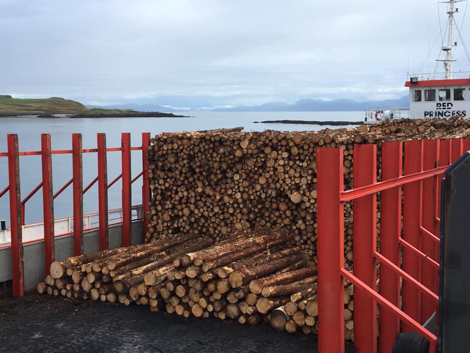 isleofeigg's tweet photo. Harvesting over half way through. Second Red Princess filled with #EiggTimber &amp; off to @GlennonBrothers Our forestry is starting to look very different. Replanting planned @forestsandwood @CommunityWoods https://t.co/IlsKKM1uAx