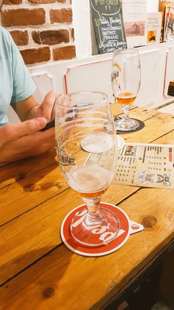 Sinon, je trouve toujours, et de plus en plus que la bière, c'est des rencontres. Merci <a href="/LaBieredAlsace/">La Bière d'Alsace</a> pour cette mousse et big up pour tes projets ! 🍻🍻🍻🍻