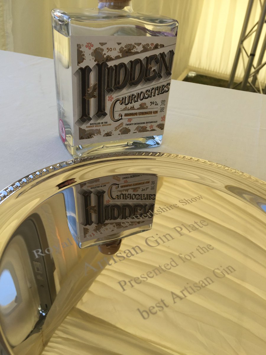 NewburyShow's tweet photo. What an amazing debut for our 1st #Artisan #Gin Competition! And well done to @HiddenCGin! 
A big thanks to our judges from @theginguide &amp; @innathome as well as our suppliers @Caravatti_E @WhitleyNeill @DoubleDutchMix  #berkshireshow https://t.co/AwWbFmmosT