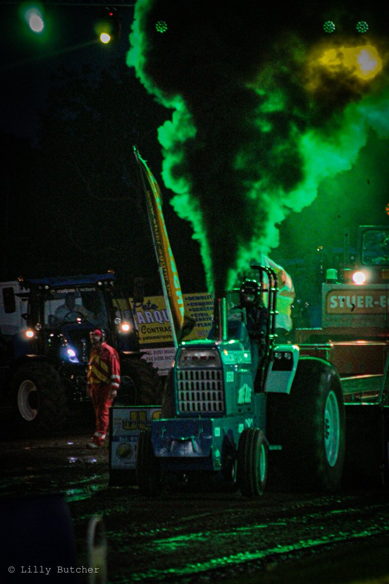 Green means Go ! #NightPulling #GtEcc #tractorpulling <a href="/MalpasTractors/">Malpas Tractors Ltd</a>