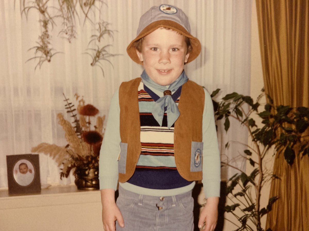 seannyluvlax72's tweet photo. While I know time travel isn't really possible, it'd sure be fun to travel back about 4 decades and kick the almighty shit out of this dorky little jabroni - who's lookin' waay too happy to be sportin' that getup. #needafluxcapacitor #fawkme #beavers #wedgiebait #bullieswelcome https://t.co/oDY2t4ZftB