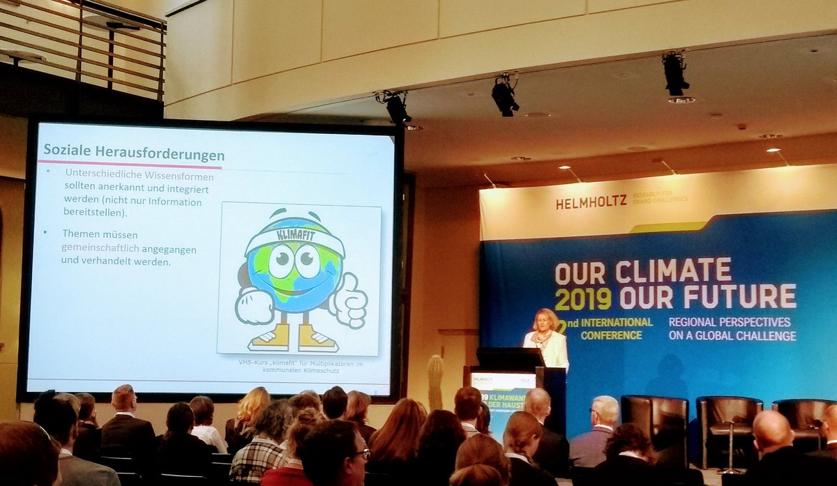 Engagement für mehr Klimaschutz: Unser <a href="/vhs/">Vancouver Hack Space</a> Kurs #klimafit von Reklim <a href="/AWI_de/">AWI Medien</a> und <a href="/WWF_Deutschland/">WWF Deutschland</a> adressiert die sozialen Herausforderungen und bringt dazu lokale Akteure an einen Tisch. Hier vorgestellt von Dr. Beate Ratter, <a href="/helmholtz_de/">Helmholtz</a> Frühjahr 2020 gibt's wieder neue Kurse!