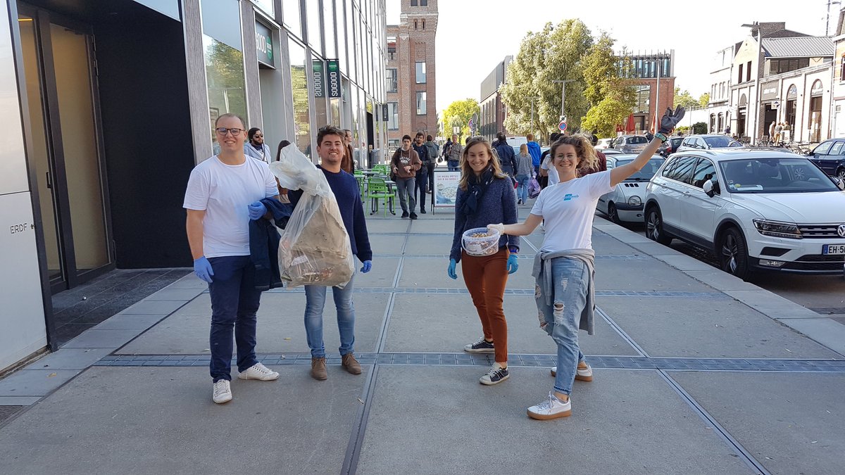Delaplace_pro's tweet photo. 🌧 En cette journée pluvieuse, souvenir du #WorldCleanUpDay2019 sous le soleil et pour la planète avec @planete_oui, @Energic_io, @colisweb et @Benenova_fr  ! https://t.co/xnCV7NB0wv