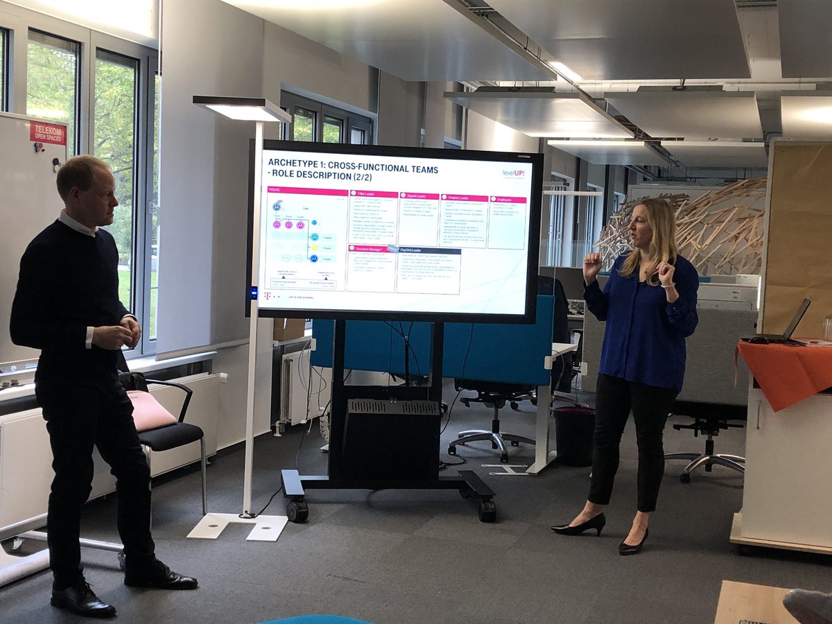 LevelUP! Session zu Agile Organizations mit Thomas Wendt und Sarah Hundhausen. Klasse Diskussionen zu Herausforderungen und Chancen für die DTAG. #LevelUp #Agile #telekomwall