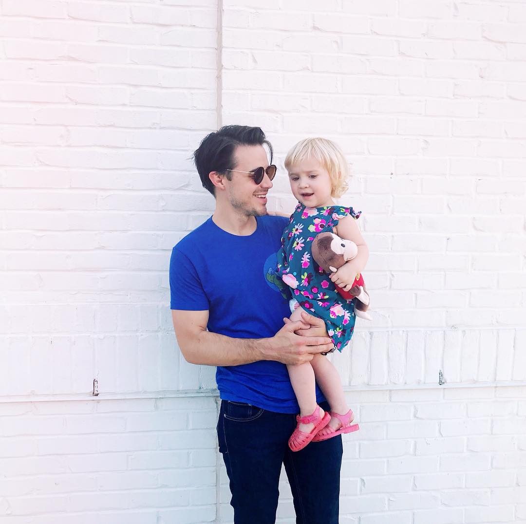 AlleNationPH's tweet photo. Happy National Daughter Day!! 👧❤️❤️

#KrisAllen #NationalDaughterDay https://t.co/hWdDFoEX9L