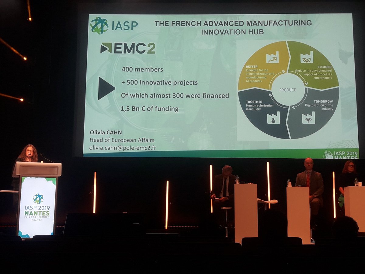 benoit_furet's tweet photo. #IASP2019 @atlanpole
La 4ieme revolution industrielle:
Intervention de @OliviaCahn du @Polemc2
La place de l'humain dans l'industrie 4.0
#exosquelette #cobotique #ihm
Des projets potentiels autour de l'expérience utilisateur au Userlab et Mlab de la @Halle6Ouest @UnivNantes https://t.co/yBe5T6kE88