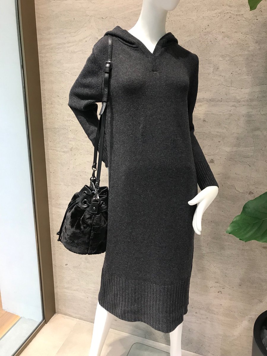 M Premier 東京大丸店 新作ニットワンピースが入荷いたしました ベージュとチャコールグレーの2色展開です ニットワンピースは 1枚で決まる秋コーディネートの強い味方 ぜひ お試しくださいませ エムプルミエ エムズセレクト Mpremier