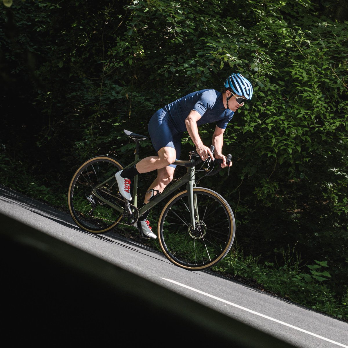 GenesisBikesUK's tweet photo. The Datum. A fast comfortable ride. Not only is it great for your road rides but it also allows you to venture off road. https://t.co/bJ5oPxV6tx